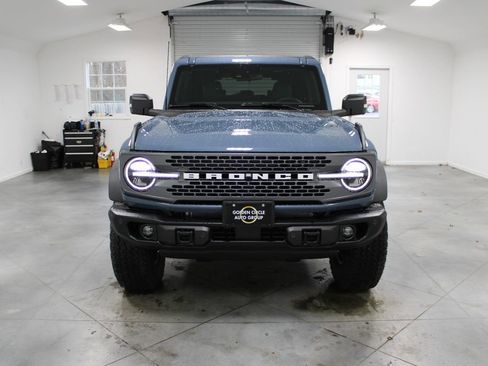 New 2025 Ford Bronco Badlands image 2