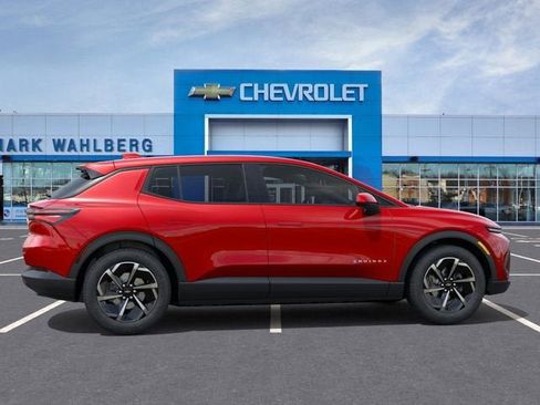 New 2026 Chevrolet Equinox EV LT image 5