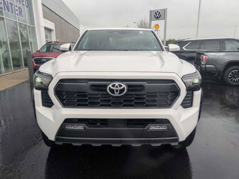 Certified 2024 Toyota Tacoma TRD Off-Road AWD/4WD image 2