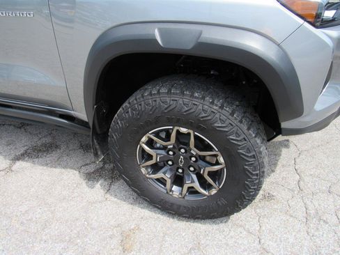 Used 2024 Chevrolet Colorado ZR2 w/ ZR2 Convenience Package III AWD/4WD image 41