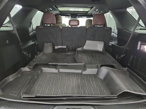 Used 2022 Ford Explorer Platinum w/ Technology Package image 31