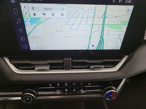 Used 2025 Chevrolet Equinox LT image 7