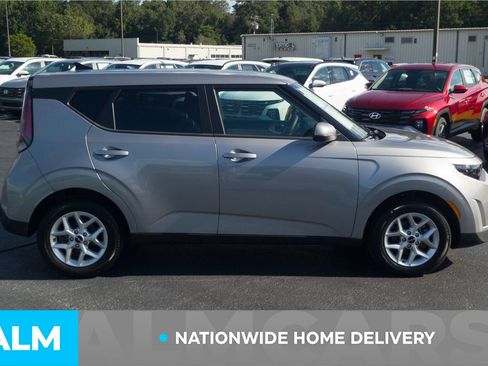 Used 2025 Kia Soul LX w/ LX Technology Package FWD image 4