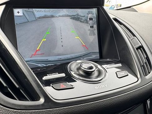 Used 2018 Ford Escape Titanium w/ Ford Safe & Smart Package image 9