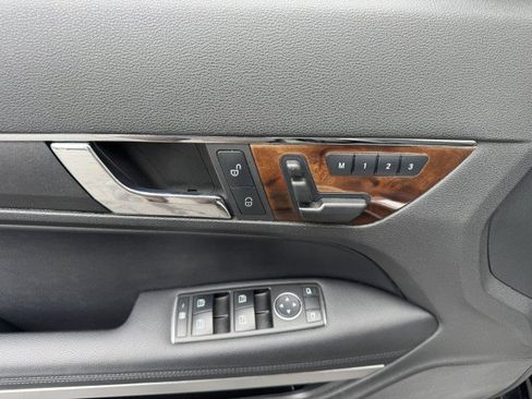 Used 2011 Mercedes-Benz E 550 Cabriolet image 27
