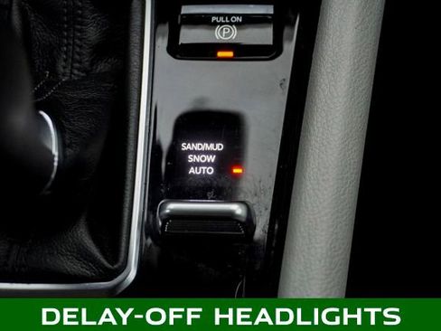 Used 2023 Jeep Compass Limited image 18