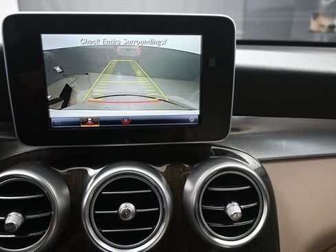 Used 2019 Mercedes-Benz GLC 300 image 11