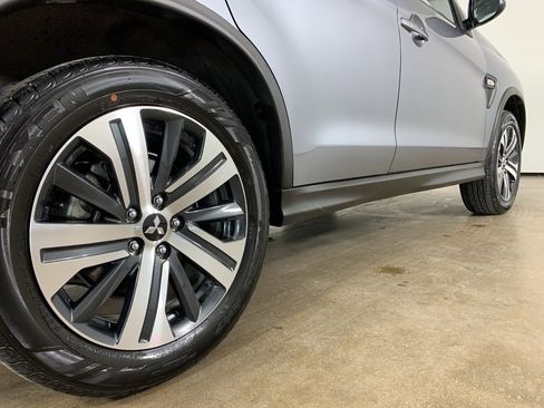 Used 2025 Mitsubishi Outlander Sport ES image 9