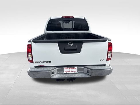 Used 2016 Nissan Frontier SV image 4