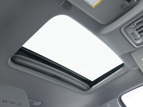 Used 2021 GMC Sierra 3500 Denali w/ Denali Ultimate Package image 37