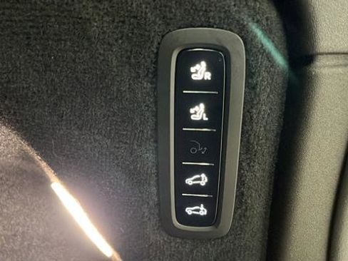 Used 2025 Volvo EX90 Ultra AWD/4WD image 31