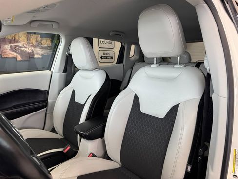 Used 2018 Jeep Compass Latitude w/ Popular Equipment Group image 13