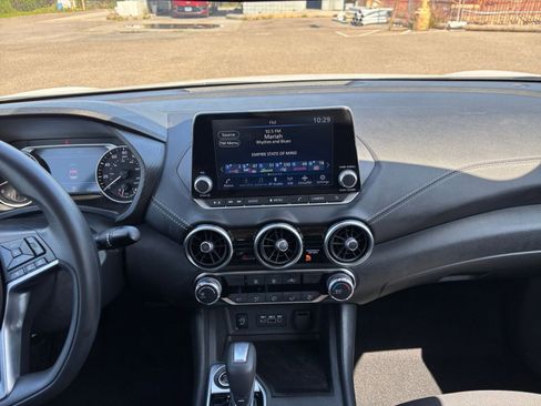 Used 2025 Nissan Sentra SV FWD image 17