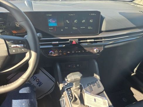 New 2026 Kia Sportage EX image 2