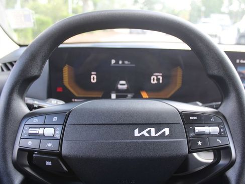 Certified 2025 Kia K4 FWD image 24