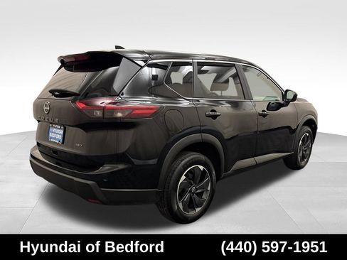 Used 2025 Nissan Rogue SV AWD/4WD image 5