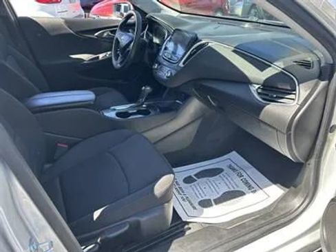 Used 2019 Chevrolet Malibu LT w/ Driver Confidence Package II image 9