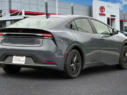 New 2026 Toyota Prius Plug-In Hybrid image 5