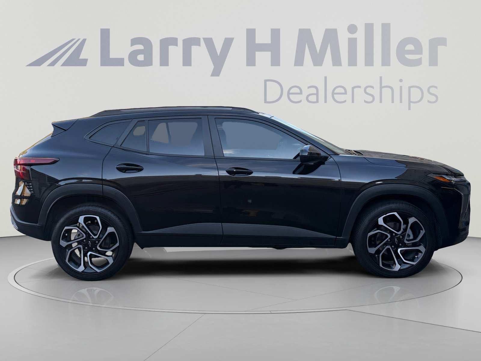 Used 2025 Chevrolet Trax RS w/ Sunroof Package FWD image 6
