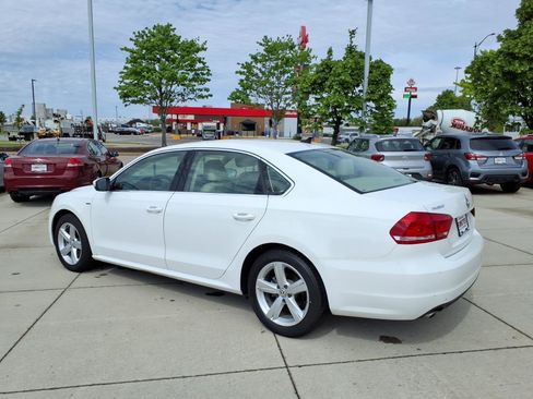 Used 2015 Volkswagen Passat 1.8T Limited Edition FWD image 4
