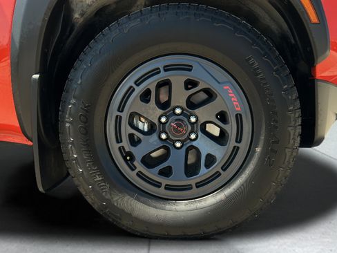 Used 2025 Nissan Frontier Pro-X RWD image 32