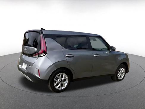 Used 2025 Kia Soul LX w/ LX Technology Package FWD image 15