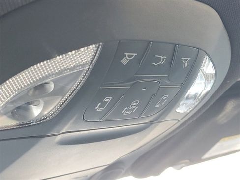 New 2026 Chrysler Pacifica Limited w/ Uconnect Theater Family Group image 37