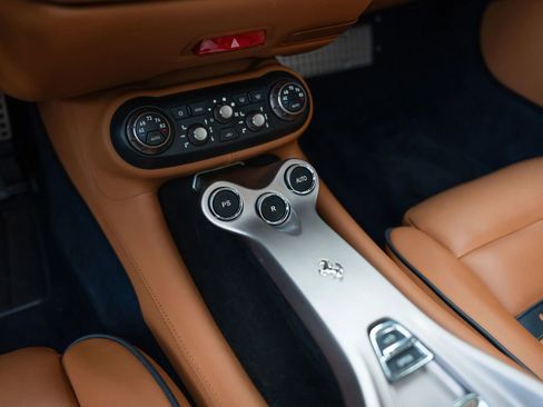 Used 2010 Ferrari California image 38