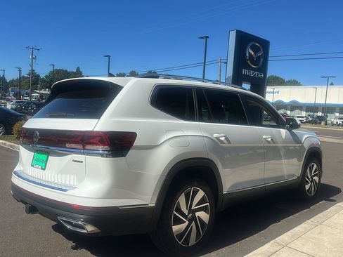 Used 2025 Volkswagen Atlas SEL AWD/4WD image 3