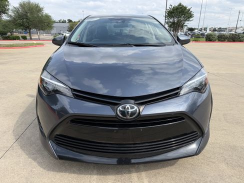 Used 2019 Toyota Corolla L image 2