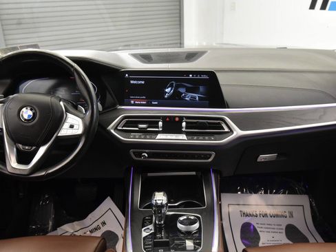 Used 2020 BMW X7 xDrive40i w/ Cold Weather Package image 28