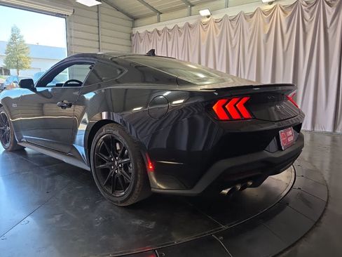 Used 2025 Ford Mustang GT Premium RWD image 7