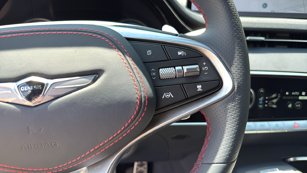 Used 2025 Genesis GV70 3.5T Sport AWD/4WD image 25