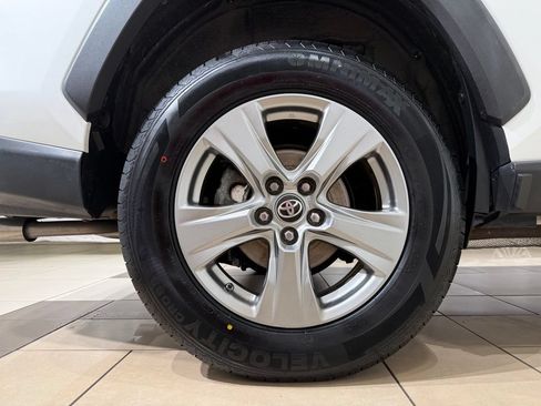 Certified 2024 Toyota RAV4 LE AWD/4WD image 9