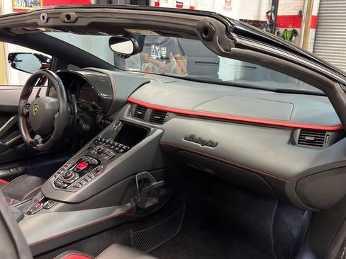 Used 2019 Lamborghini Aventador S AWD/4WD image 18