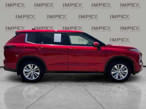 Used 2025 Mitsubishi Outlander ES FWD image 6