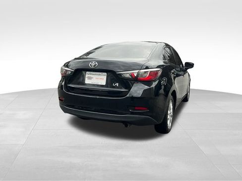 Used 2017 Toyota Yaris iA image 5