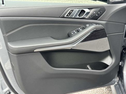 New 2026 BMW X5 sDrive40i image 17