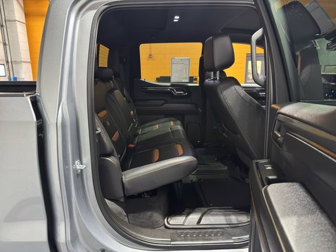 Used 2024 GMC Sierra 1500 AT4 w/ AT4 Premium Package image 22