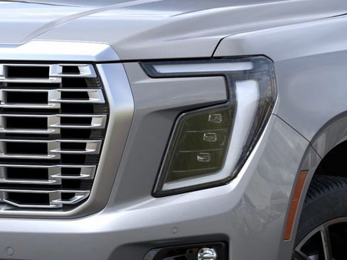 New 2025 GMC Yukon XL Denali image 10