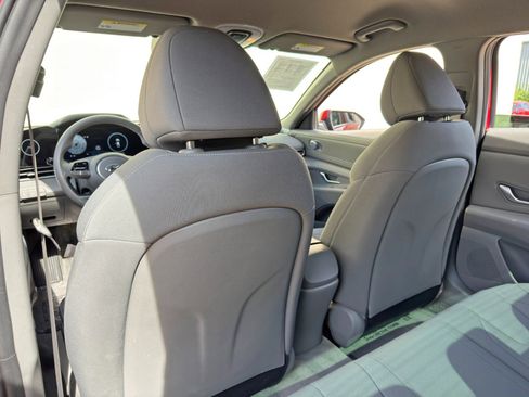 Used 2023 Hyundai Elantra SEL w/ Convenience Package image 30