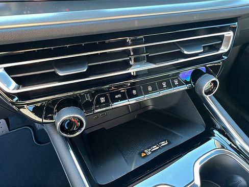 New 2026 Chevrolet Traverse LT w/ Midnight/Sport Edition image 27