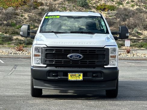 New 2026 Ford F350 XL w/ FX4 Off-Road Package AWD/4WD image 2