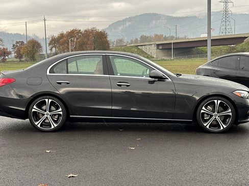 Used 2022 Mercedes-Benz C 300 4MATIC Sedan image 2