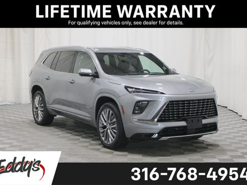 Used 2025 Buick Enclave Avenir AWD/4WD image 1