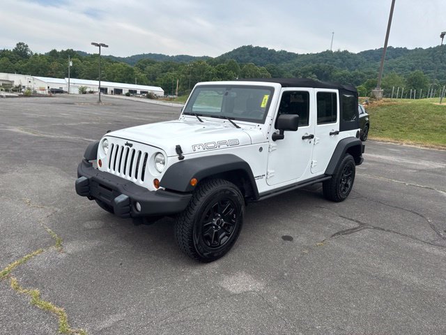 Used 2013 Jeep Wrangler Unlimited Sahara AWD/4WD image 4