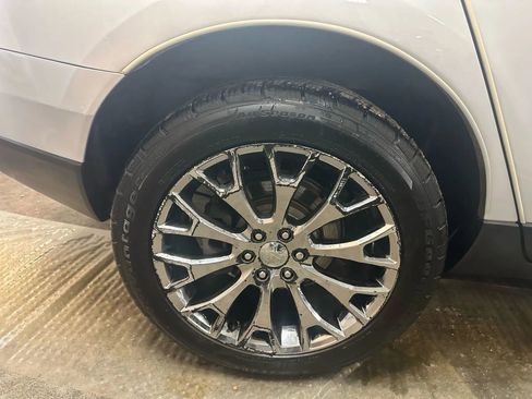 Used 2015 Cadillac SRX Luxury w/ Driver Awareness Package image 14