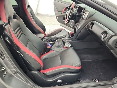 Used 2016 Nissan GT-R Black Edition image 39