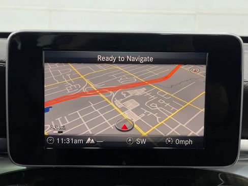 Used 2017 Mercedes-Benz GLC 300 4MATIC image 10