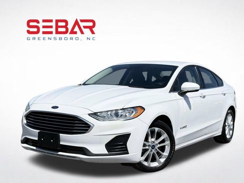 Used 2019 Ford Fusion SE FWD image 1